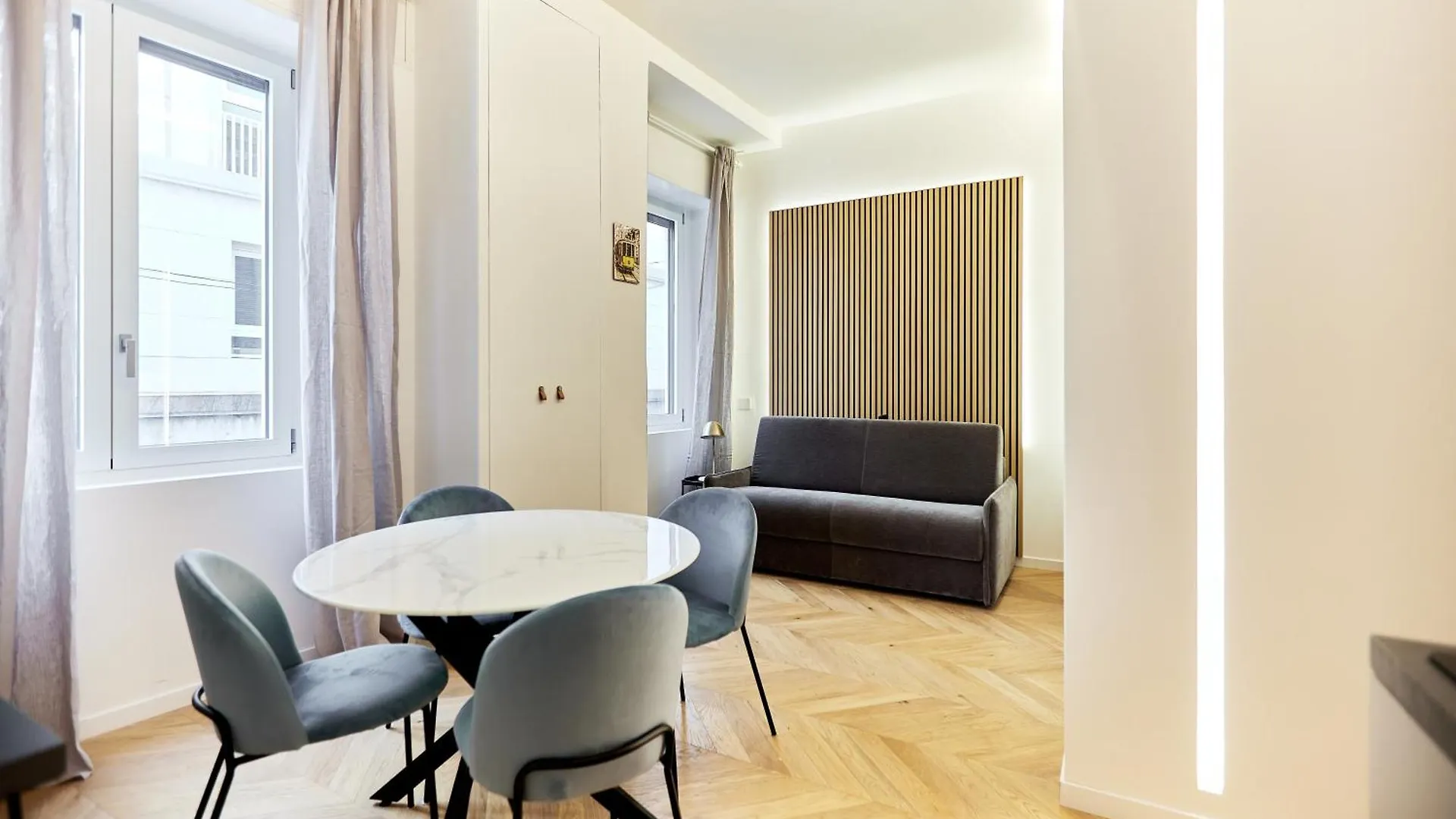 Duomo Imperial Suits - Modern And Comfortable Milan 0*,  Italy