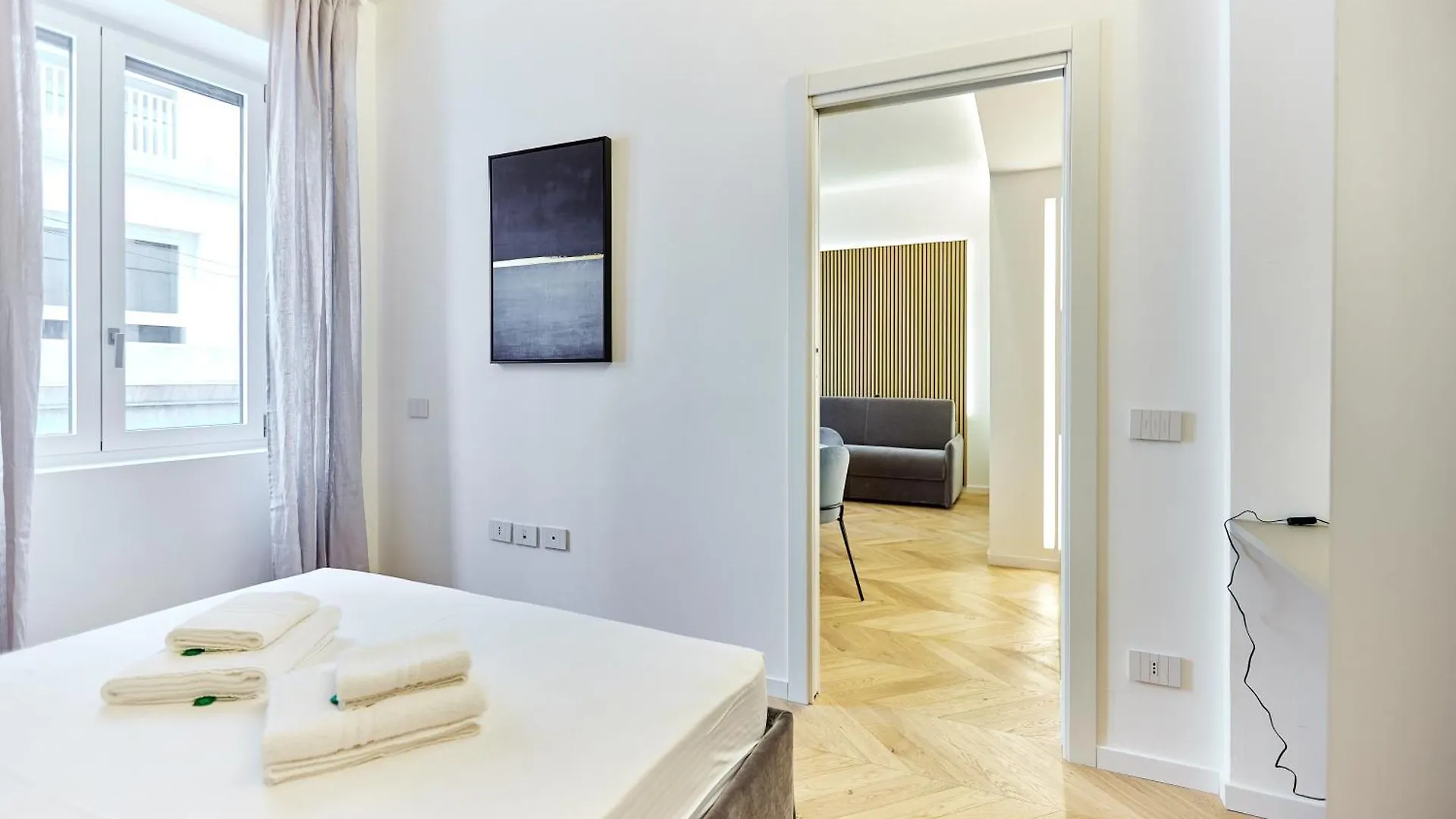 Duomo Imperial Suits - Modern And Comfortable Milan Apartment