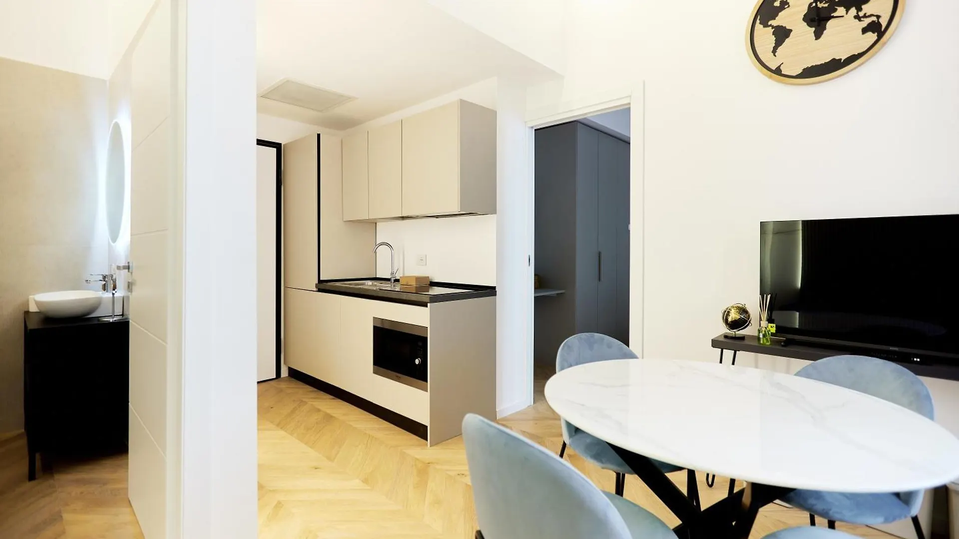 Duomo Imperial Suits - Modern And Comfortable Milan 0*,  Italy