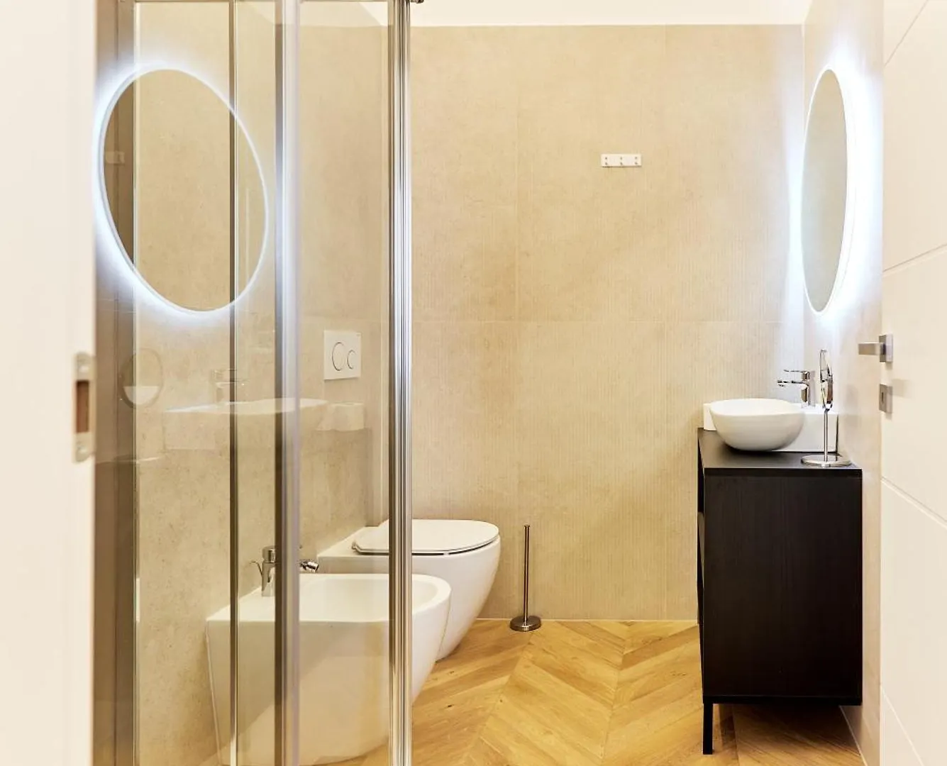 Duomo Imperial Suits - Modern And Comfortable Milan Italy