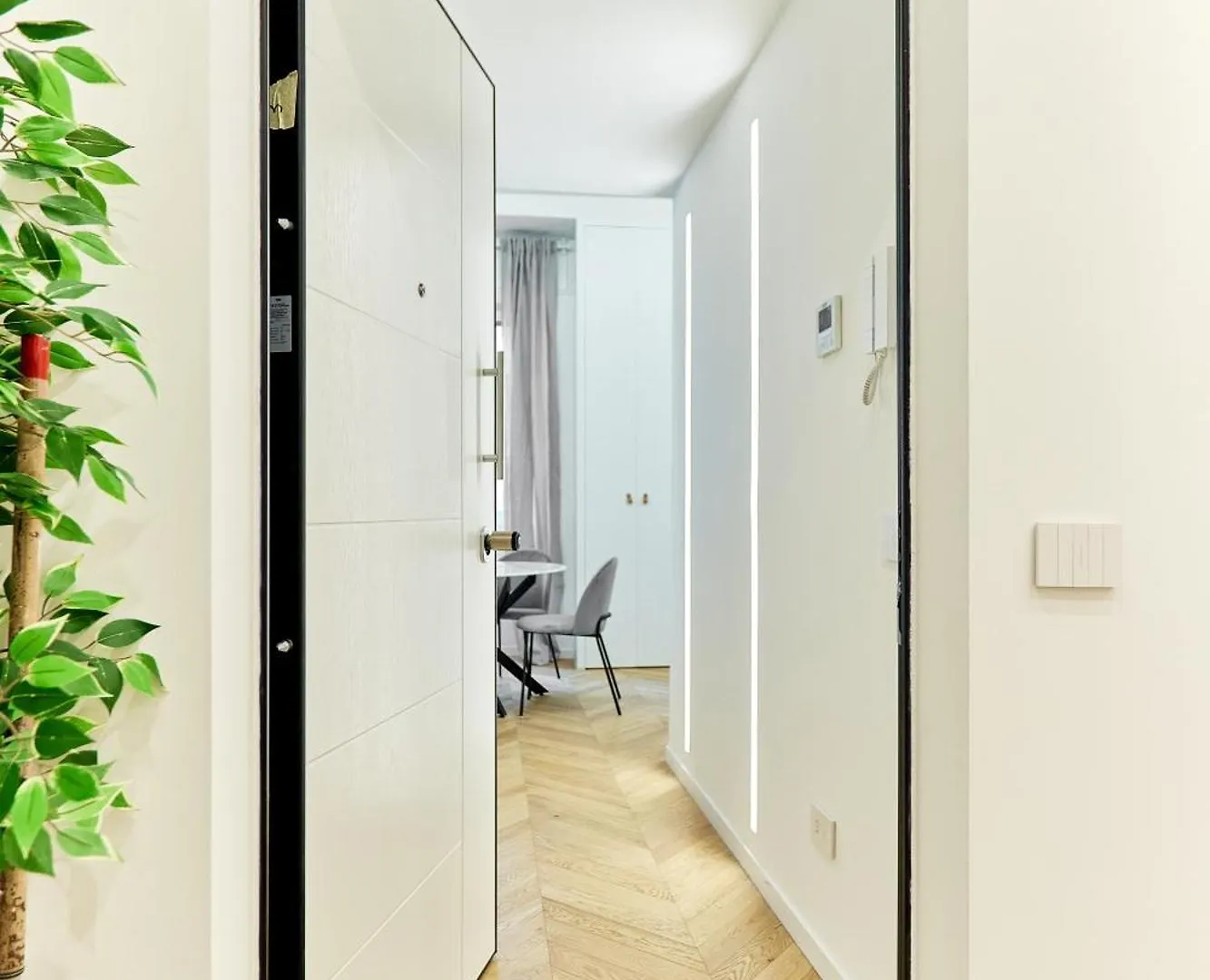 Duomo Imperial Suits - Modern And Comfortable Milan Apartment
