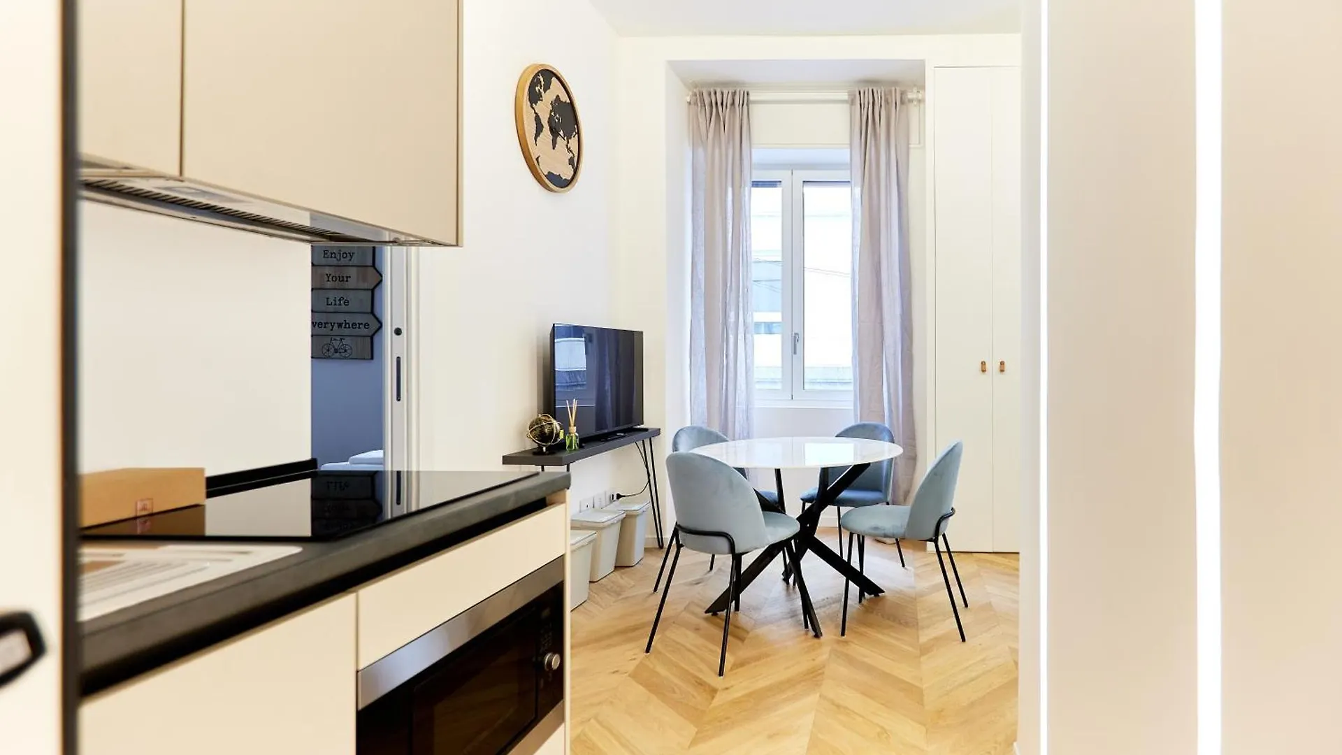 Duomo Imperial Suits - Modern And Comfortable Milan Italy