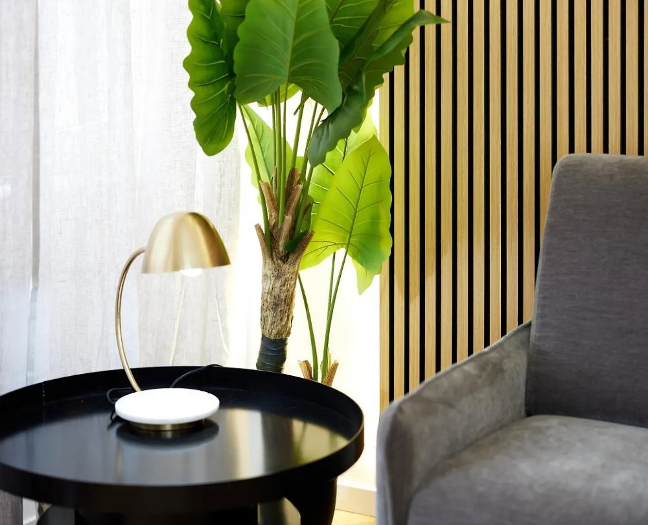 Duomo Imperial Suits - Modern And Comfortable Milan