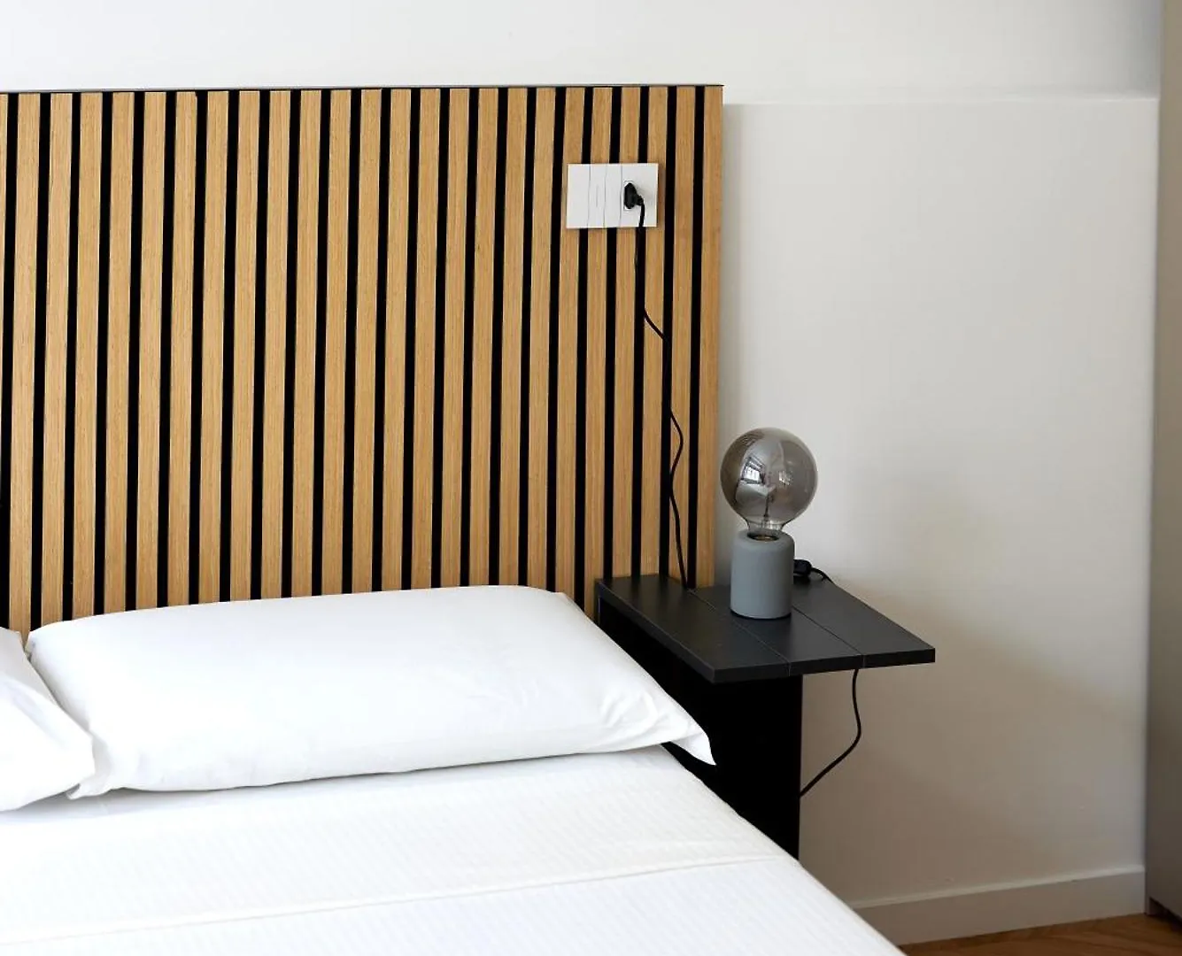 Duomo Imperial Suits - Modern And Comfortable Milan Italy
