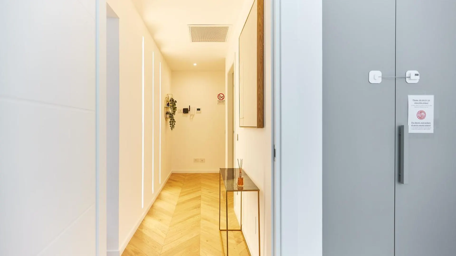 Apartment Duomo Imperial Suits - Modern And Comfortable Milan