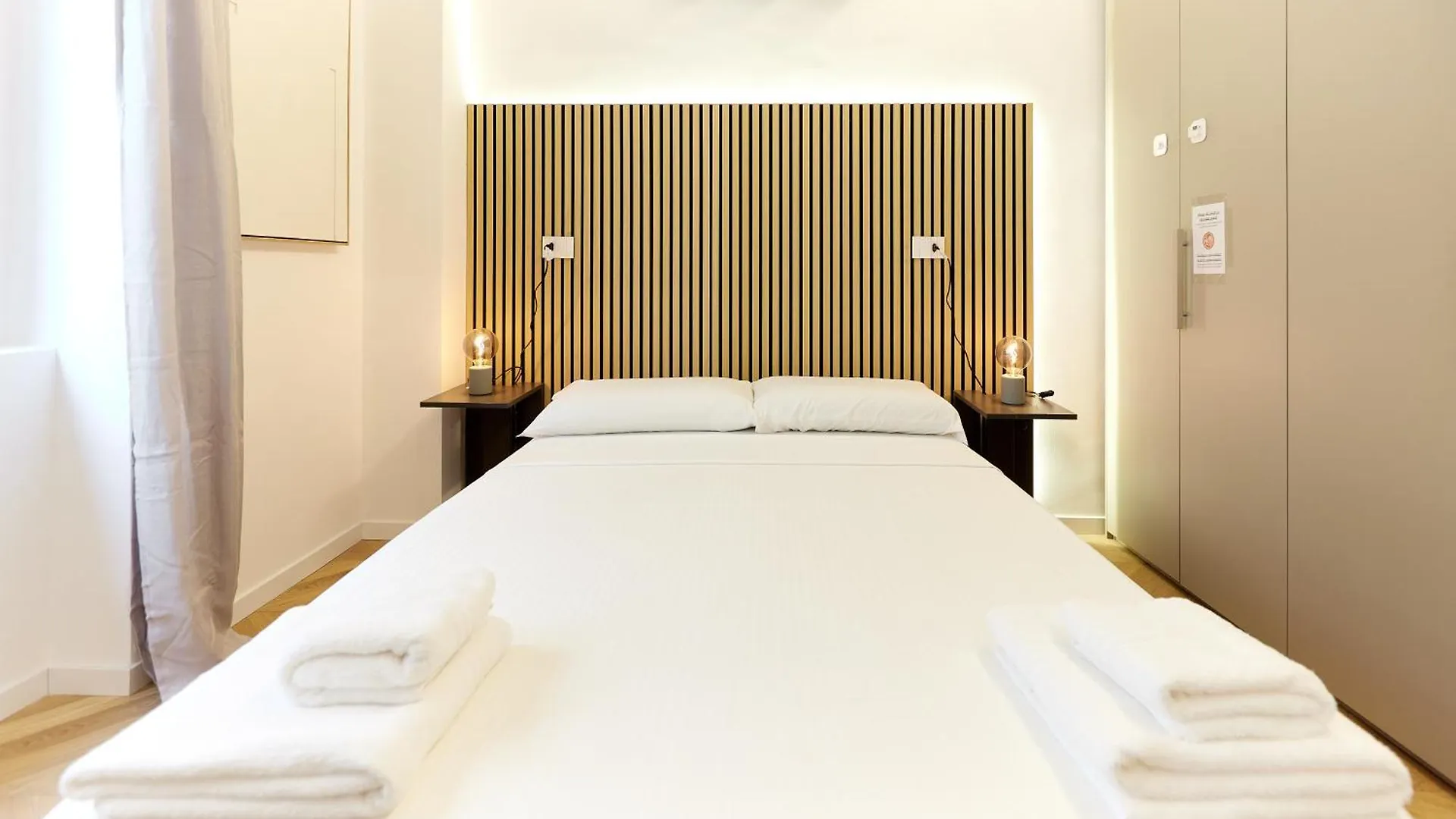 Duomo Imperial Suits - Modern And Comfortable Milan Italy