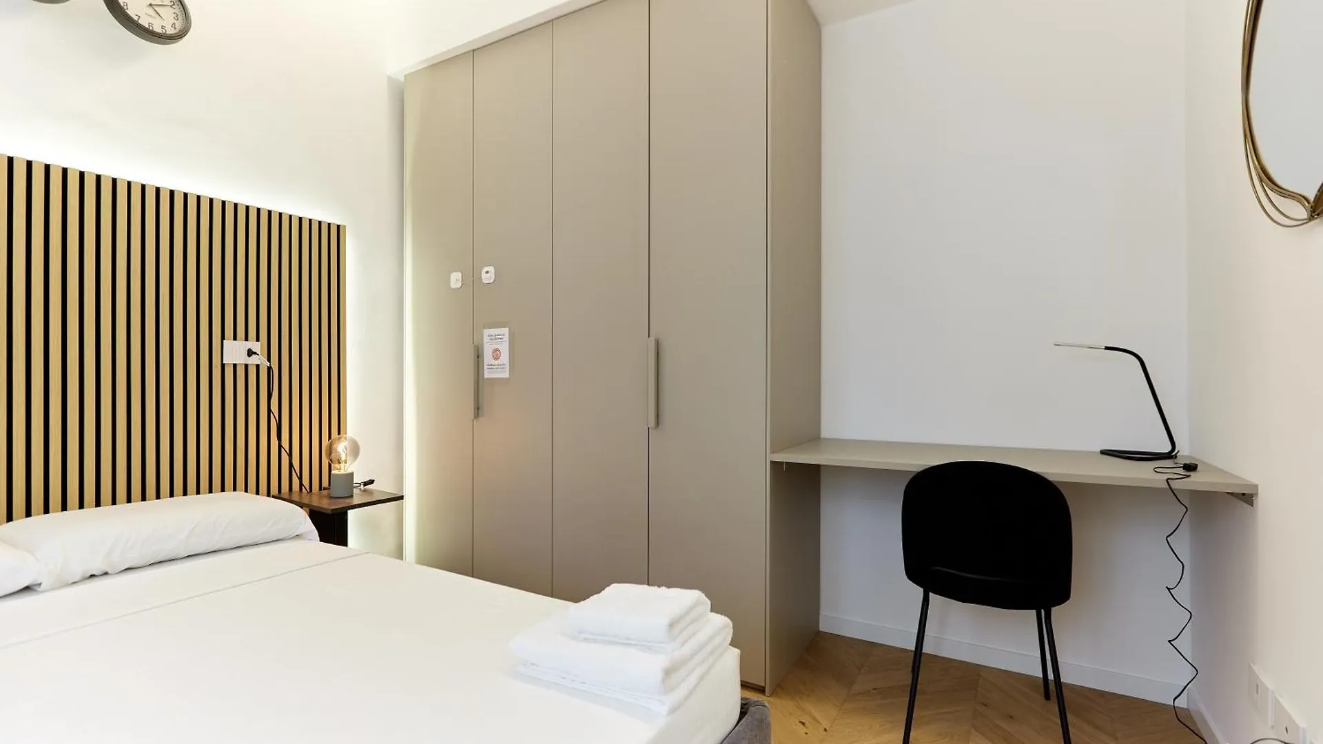 Duomo Imperial Suits - Modern And Comfortable Milan Italy