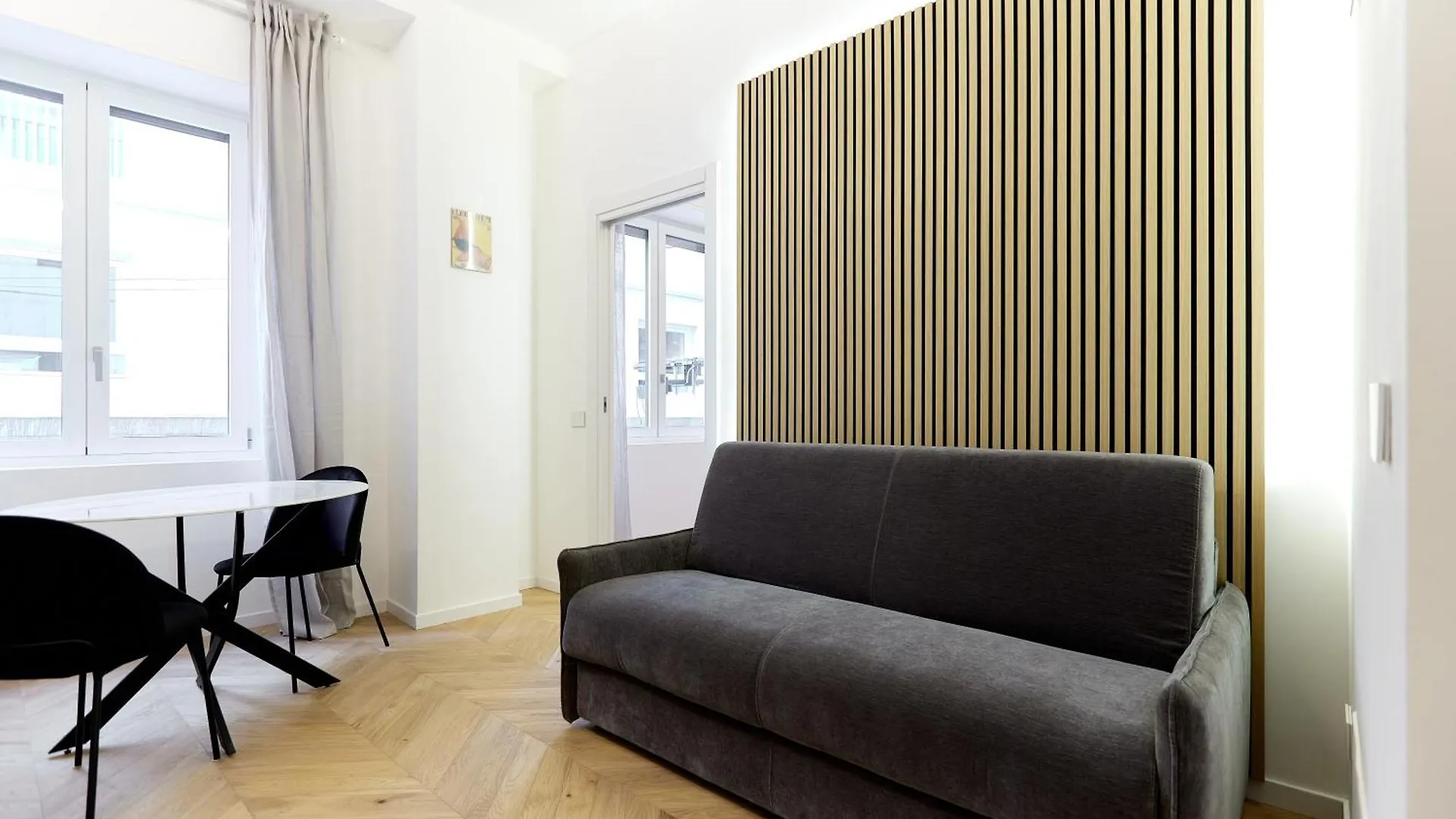 Duomo Imperial Suits - Modern And Comfortable Milan Apartment