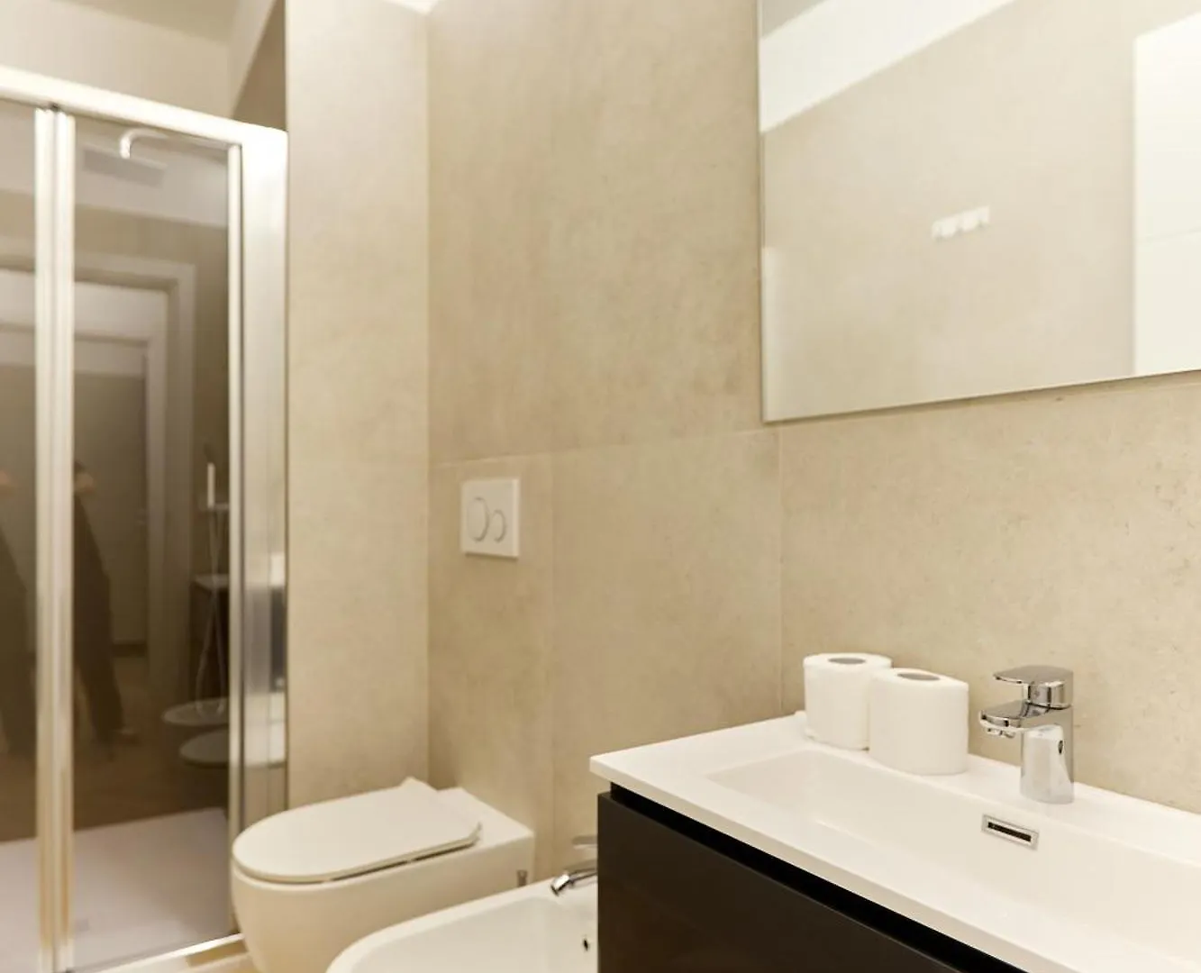 Duomo Imperial Suits - Modern And Comfortable Milan 0*,  Italy