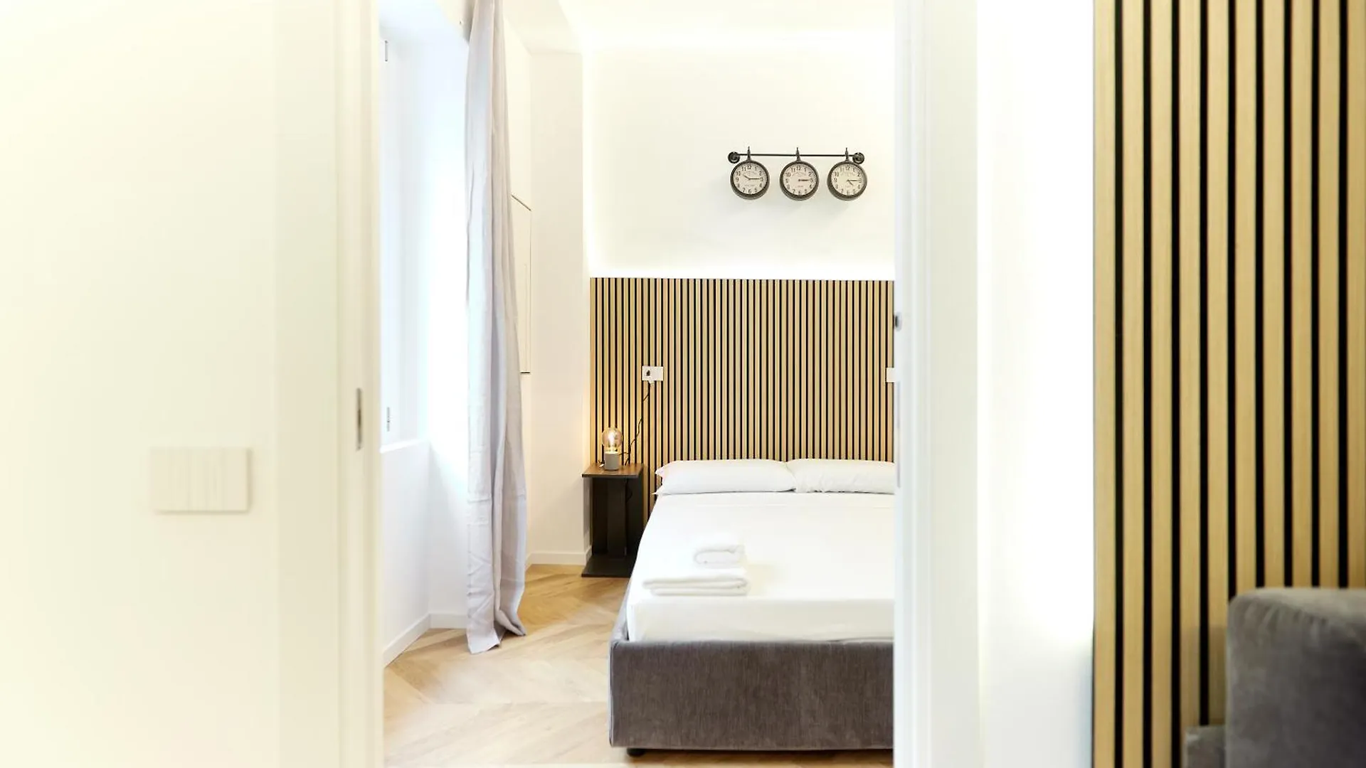 Apartment Duomo Imperial Suits - Modern And Comfortable Milan Italy