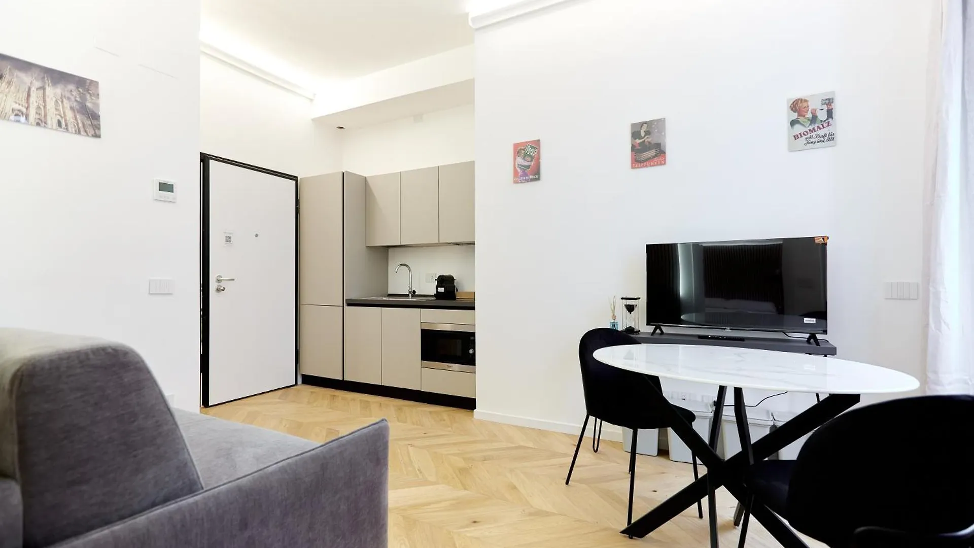 Apartment Duomo Imperial Suits - Modern And Comfortable Milan Italy