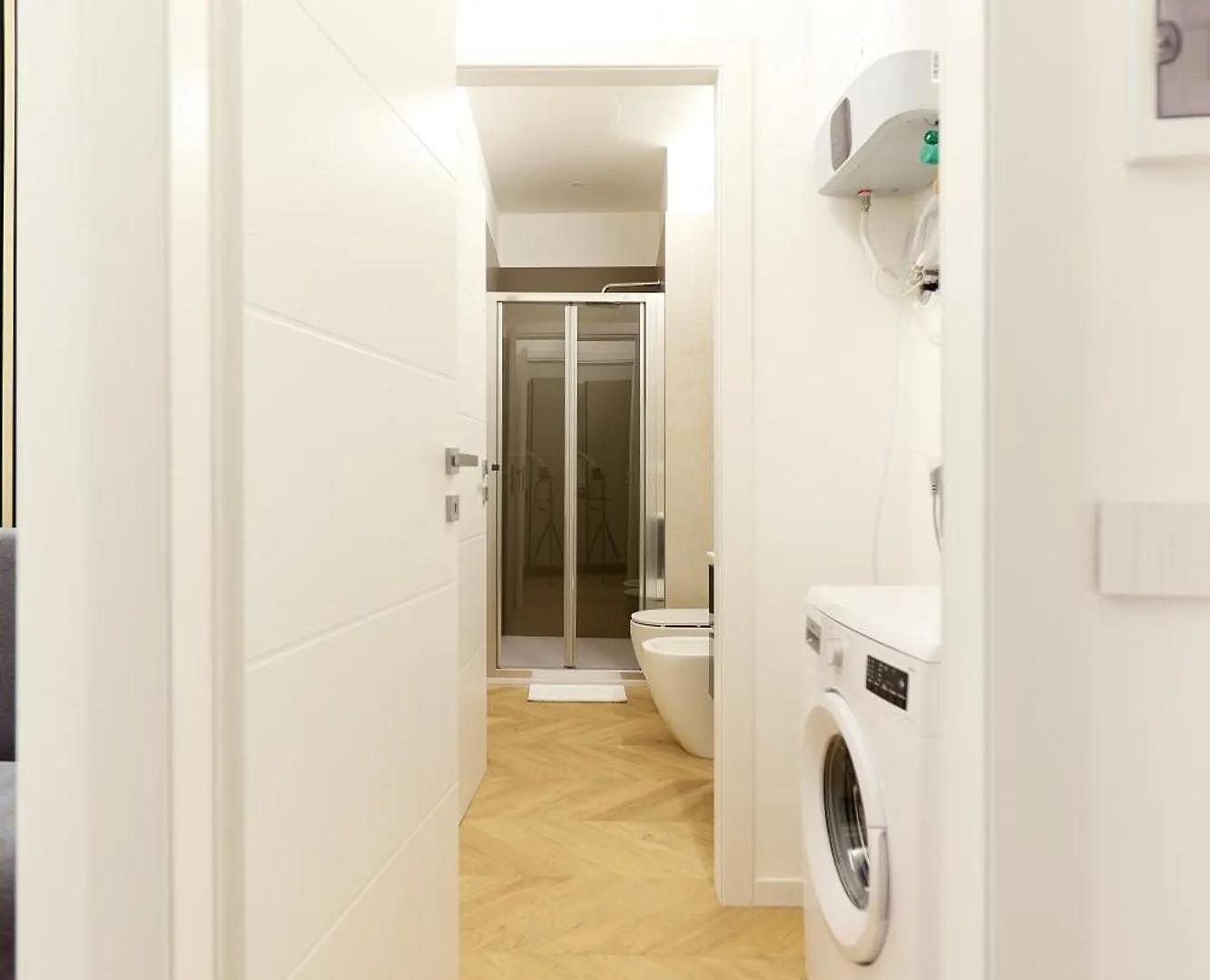 Duomo Imperial Suits - Modern And Comfortable Milan Italy