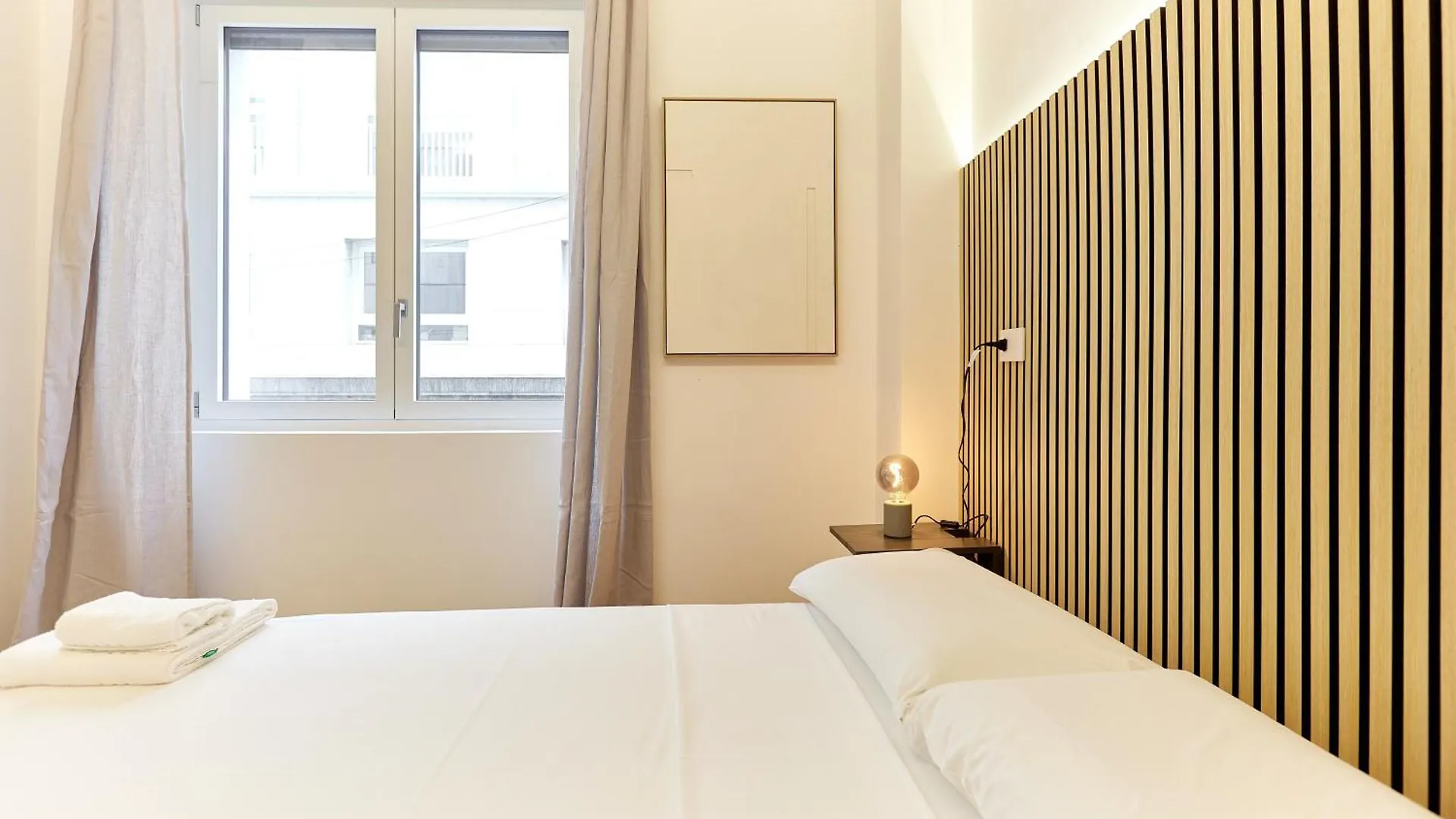 Apartment Duomo Imperial Suits - Modern And Comfortable Milan