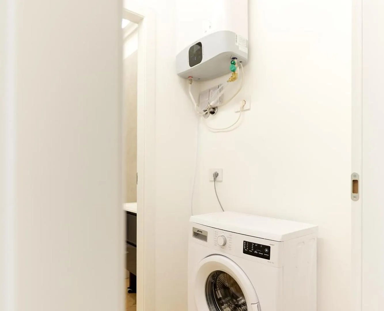 Apartment Duomo Imperial Suits - Modern And Comfortable Milan